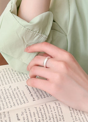 VILZSTUDIOS matte silver-tone band ring