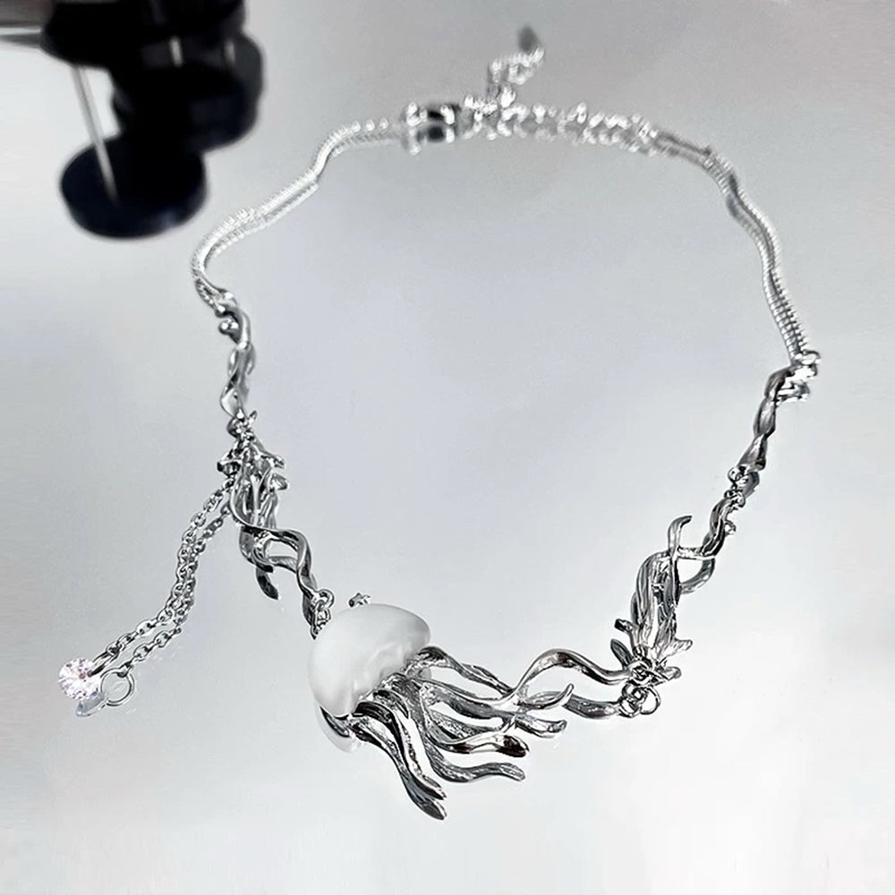VILZSTUDIOS Stylish oceanic inspired pendant necklace