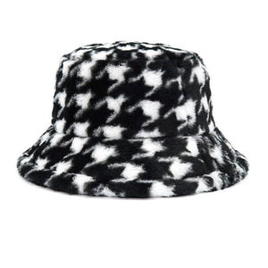 VILZSTUDIOS Houndstooth patterned bucket hat for fashion-forward style