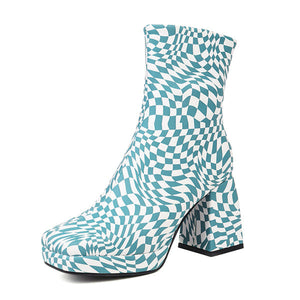 VILZSTUDIOS Fashionable platform boots with a checkered design