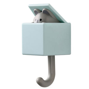 VILZSTUDIOS Whimsical wall hook featuring a playful kitten design