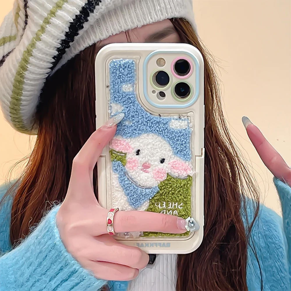 VILZSTUDIOS Embroidered sheep design phone case