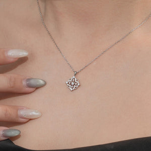 VILZSTUDIOS silver-tone quatrefoil pendant necklace with stones