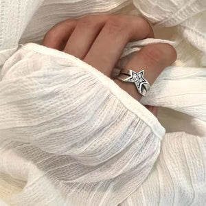 VILZSTUDIOS Adjustable ring with a unique star design