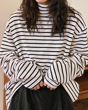 VILZSTUDIOS Relaxed striped turtleneck long sleeve from VILZSTUDIOS