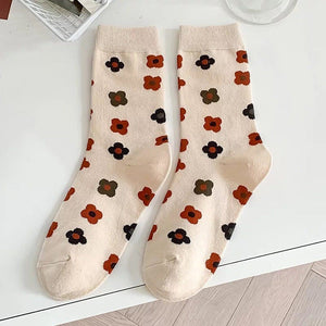 VILZSTUDIOS Retro aesthetic crew socks for streetwear fashion