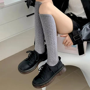 VILZSTUDIOS Knee high socks in stylish design