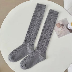 VILZSTUDIOS Knee high socks in stylish design