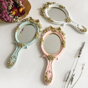 VILZSTUDIOS Vintage-style handheld mirror for personal use