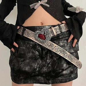 VILZSTUDIOS Fashionable statement belt with heart buckle and rose patterns