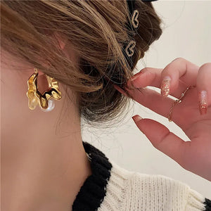 VILZSTUDIOS Curvy earrings with pearls for stylish accessories