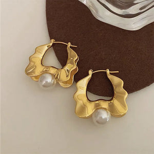 VILZSTUDIOS Curvy earrings with pearls for stylish accessories