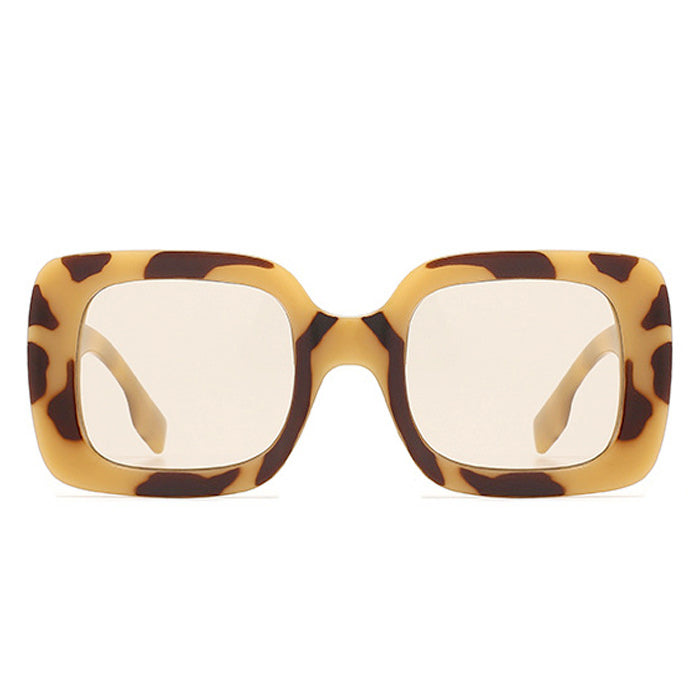 VILZSTUDIOS Stylish sunglasses with thick plastic frame and tinted lenses