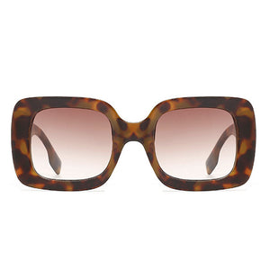 VILZSTUDIOS Stylish sunglasses with thick plastic frame and tinted lenses