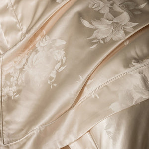 VILZSTUDIOS champagne cream or blush pink satin bedding set with woven roses and wide-flanged pillowcases