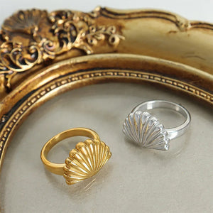 VILZSTUDIOS A stylish minimalist shell ring made of zinc alloy