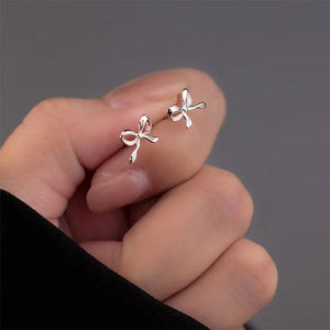 VILZSTUDIOS Minimalist bow stud earrings in sterling silver