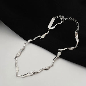 VILZSTUDIOS Sleek minimalist necklace made of zinc alloy