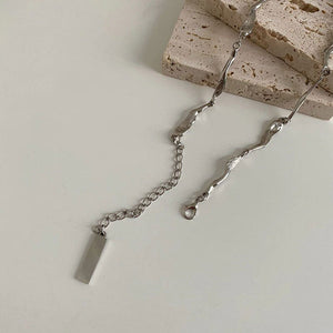 VILZSTUDIOS Sleek minimalist necklace made of zinc alloy