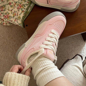 VILZSTUDIOS Stylish soft pink sneakers with white sole and laces