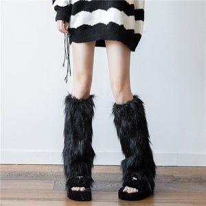 VILZSTUDIOS Faux fur warmers for stylish streetwear