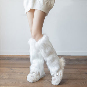 VILZSTUDIOS Faux fur warmers for stylish streetwear
