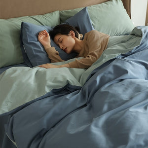 VILZSTUDIOS two-tone solid-color reversible bed sheet with neat edge stitching
