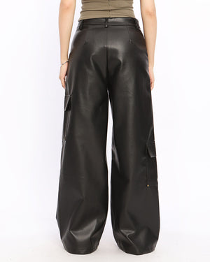 VILZSTUDIOS Stylish vegan leather trousers with cargo pockets