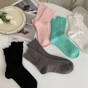 VILZSTUDIOS Stylish ripped socks for streetwear fashion