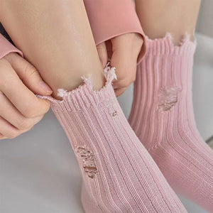 VILZSTUDIOS Stylish ripped socks for streetwear fashion