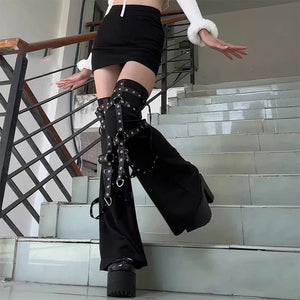 VILZSTUDIOS Flared leg warmers for streetwear fashion