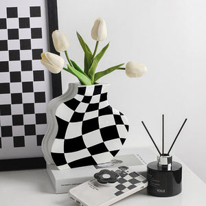VILZSTUDIOS Stylish checkered decorative vase
