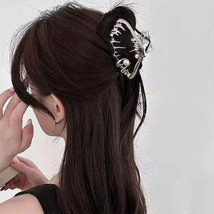 VILZSTUDIOS Stylish hair claw accessory from VILZSTUDIOS