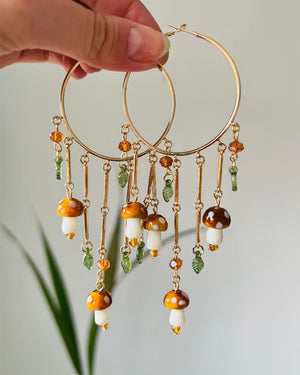 VILZSTUDIOS Whimsical gold hoop earrings with mushroom and leaf design