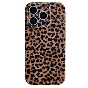 VILZSTUDIOS Leopard print phone case for stylish protection