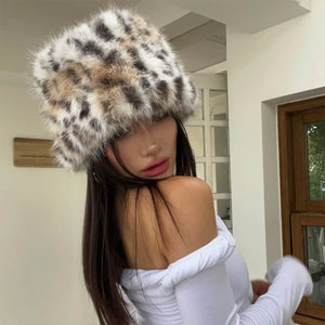 VILZSTUDIOS Cozy bucket hat with animal print design