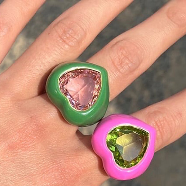 VILZSTUDIOS Adjustable heart ring in a bold Y2K style