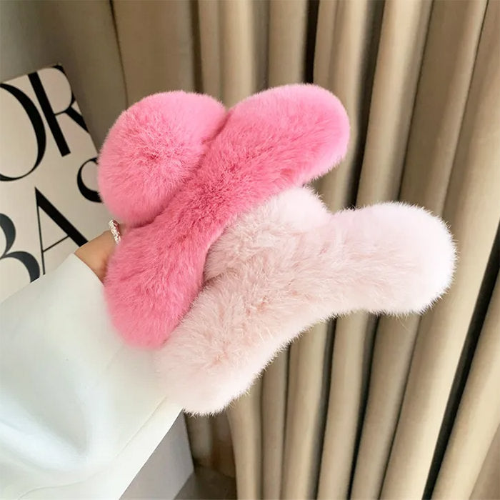 VILZSTUDIOS Stylish hair claw accessory for fashion enthusiasts