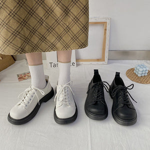 VILZSTUDIOS Stylish lace-up oxfords in vegan leather
