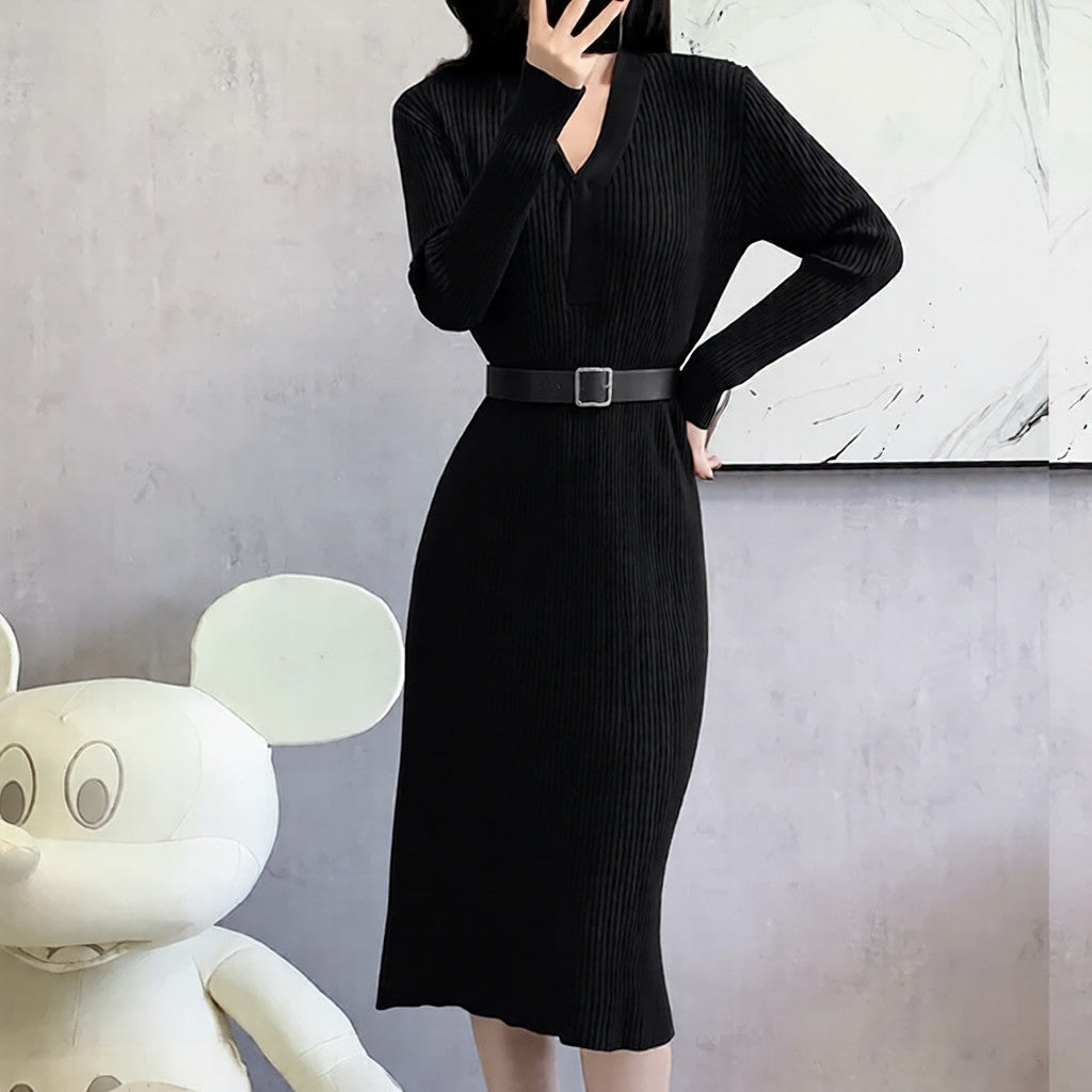 VILZSTUDIOS Solid V-Neck Knitted Midi Dress