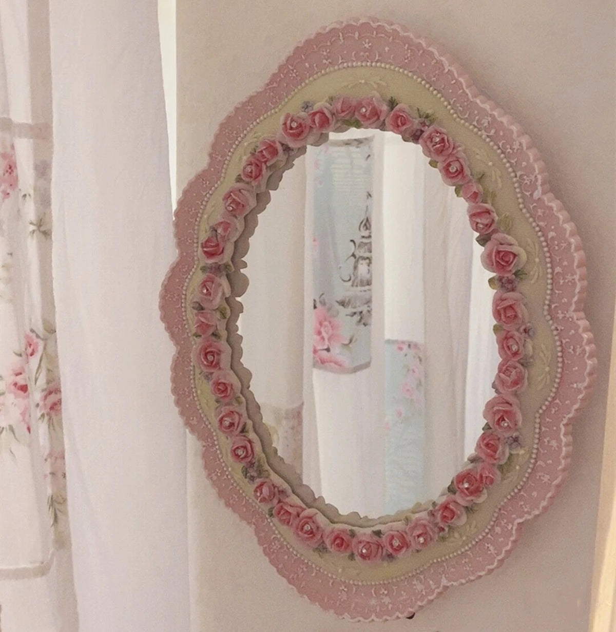 VILZSTUDIOS Stand Desktop Mirror Large Home Decoration Elegant Environmentally Pink Vintage Baroque Wall-Mounted Mirror for Bedroom Artistic