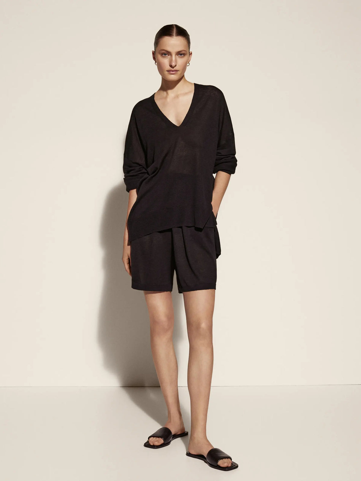 VILZSTUDIOS Linen Knit V-Neck Light Sweater