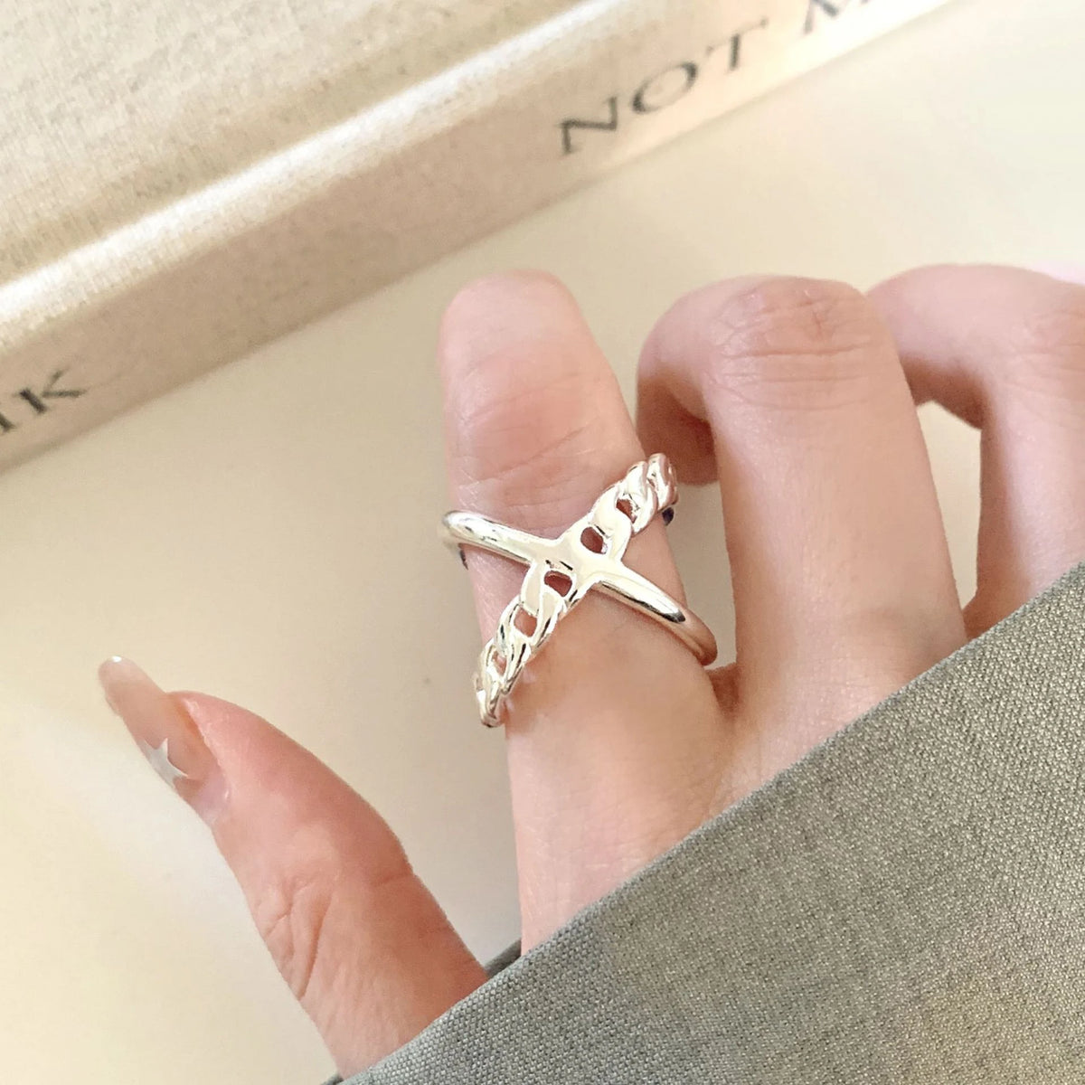 VILZSTUDIOS Geometric Wide Braid Squares Matte Ring