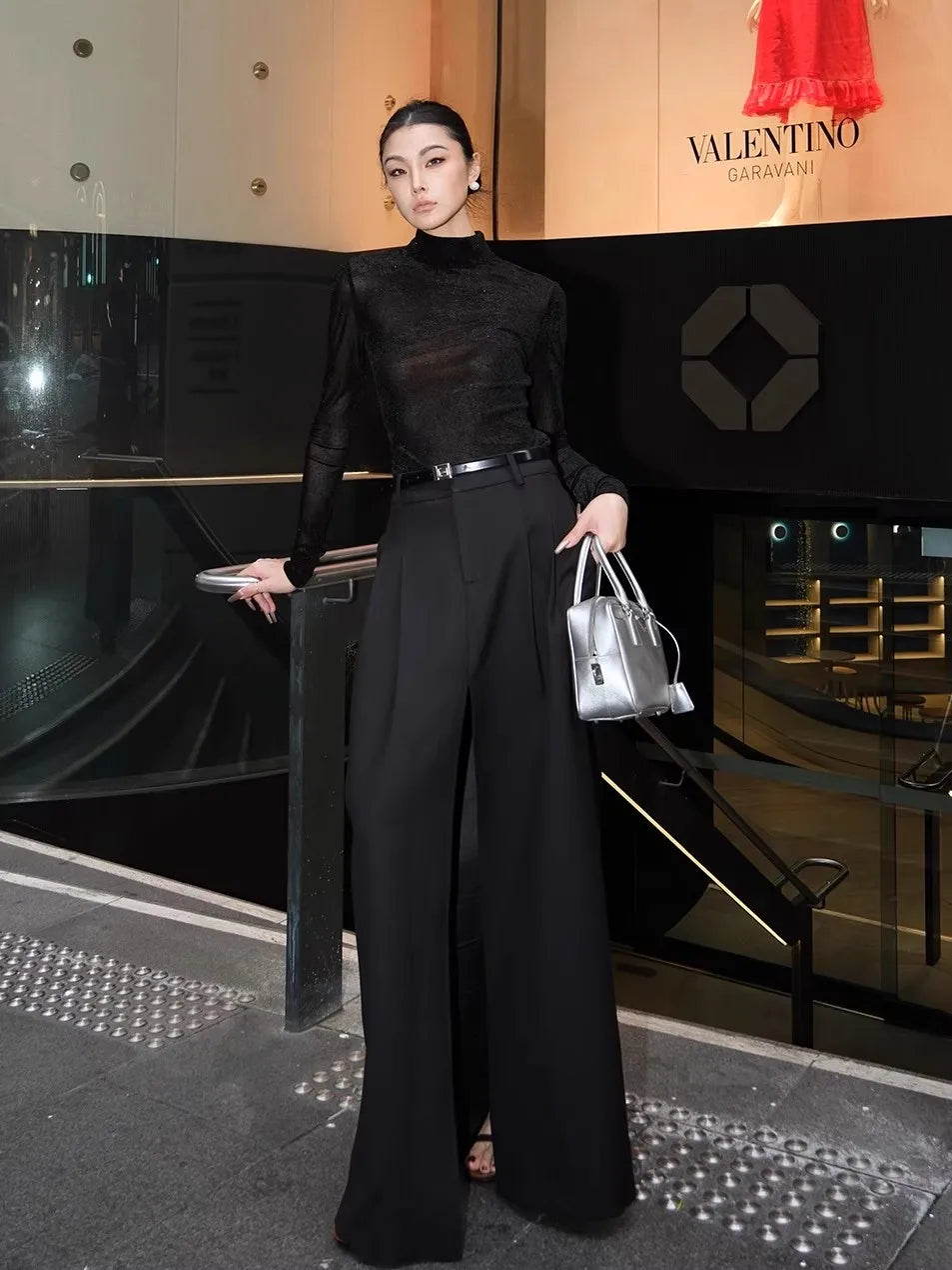 VILZSTUDIOS Elegant Black Flowy High Slit Skirt