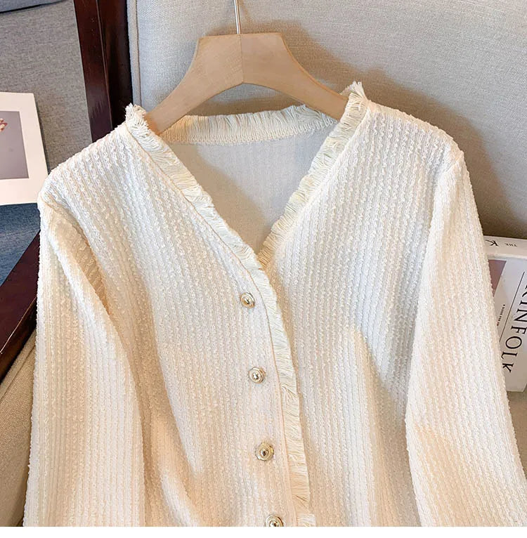 VILZSTUDIOS Elegant Knitted V-Neck Cardigan