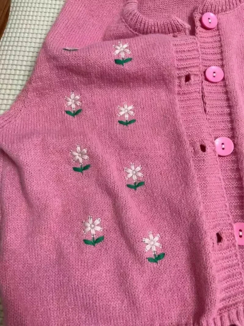 VILZSTUDIOS Embroidered Floral Sleeveless Cardigan