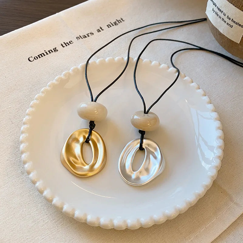 VILZSTUDIOS Fashionable Irregular Pendant Necklace