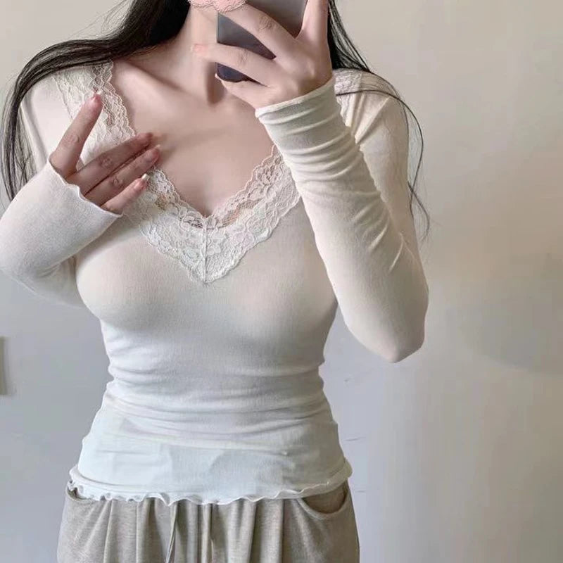VILZSTUDIOS Elegant Lace V-Neck Slim Top