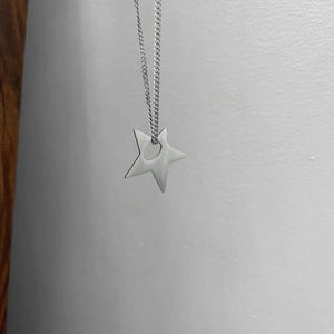VILZSTUDIOS Aesthetic Geometric Asymmetrical Star Pendant Necklace