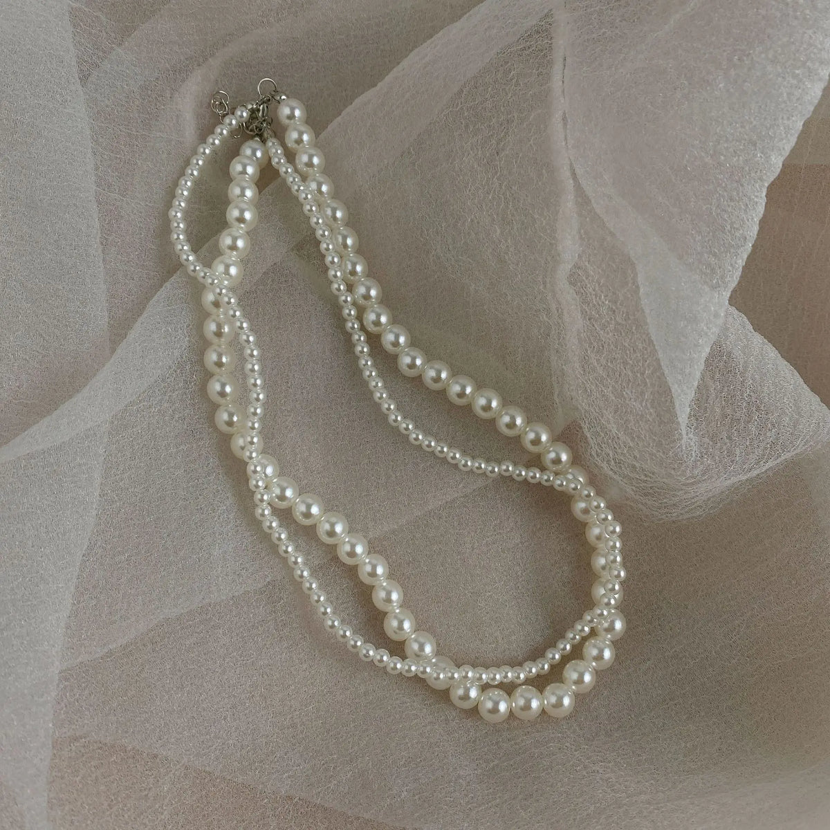 VILZSTUDIOS Elegant Pearl Beaded Necklace